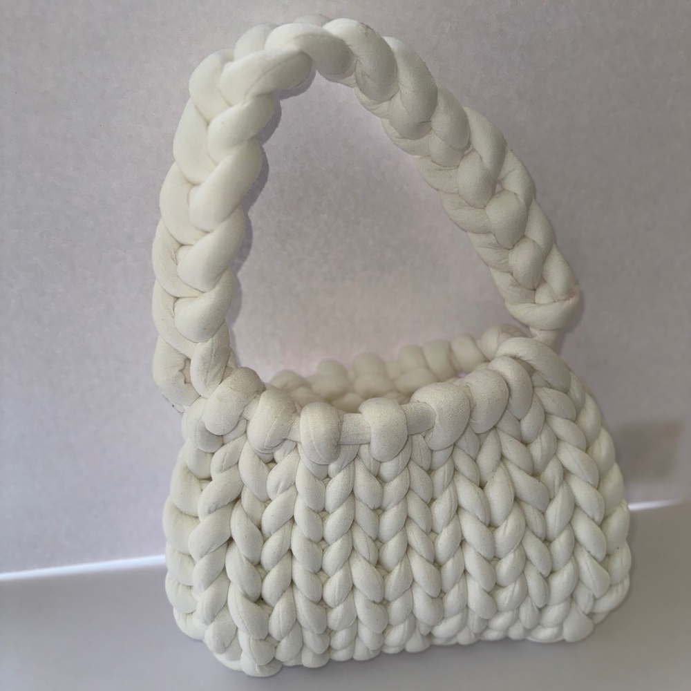 Cozy & Stylish Hand-Knit Purse - Statement Piece - Wyntry Blyss Creations